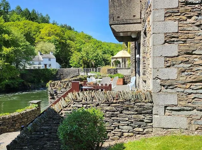 Lakeland Village Resort